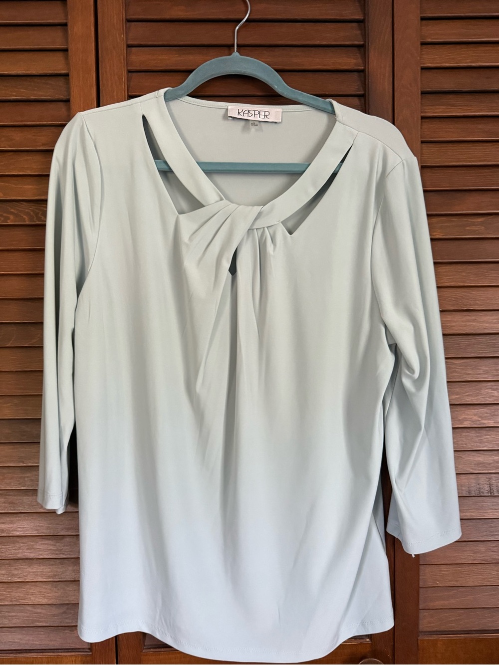 Kasper Light Mint Top with Subtle Neckline